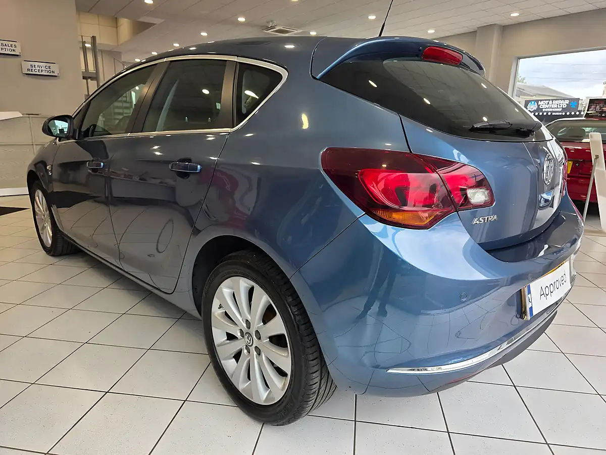 Used 2015 Vauxhall Astra Elite Blue - Interior and Exterior details 4