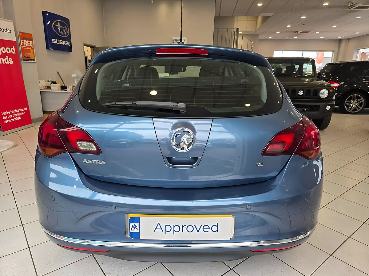 Used 2015 Vauxhall Astra Elite Blue - Interior and Exterior details 6