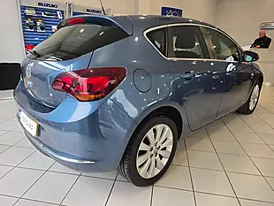 Used 2015 Vauxhall Astra Elite Blue - Interior and Exterior details 8