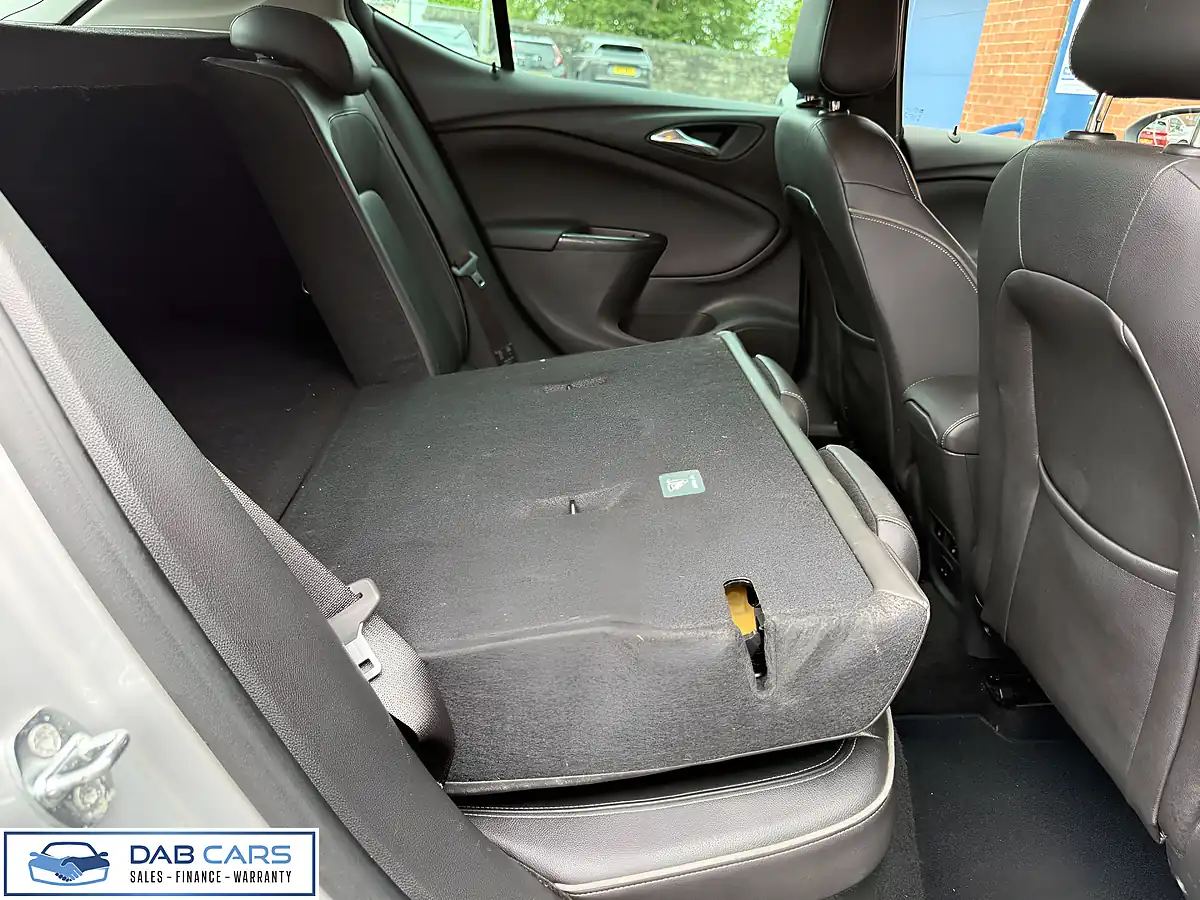 Used 2015 Vauxhall Astra Elite Nav Silver - Interior and Exterior details 12