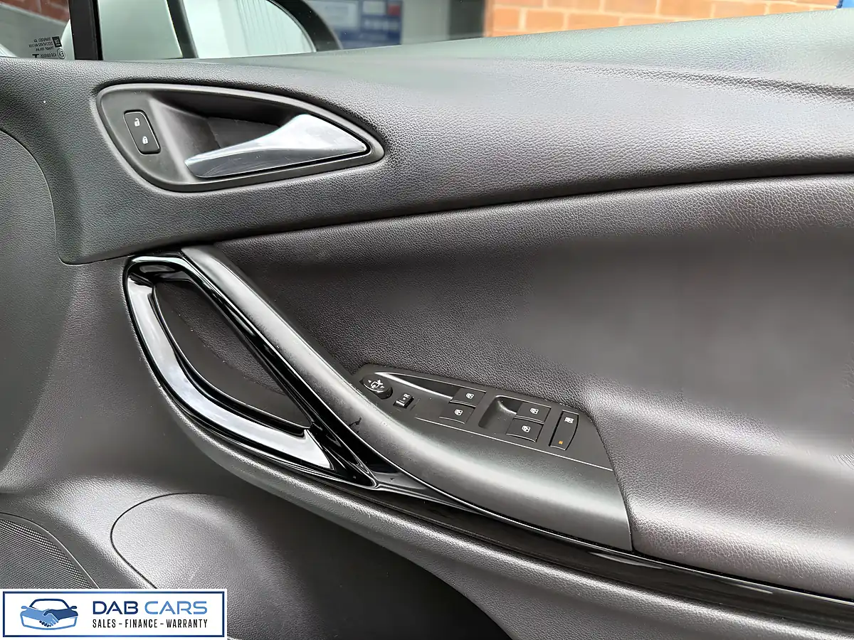 Used 2015 Vauxhall Astra Elite Nav Silver - Interior and Exterior details 13