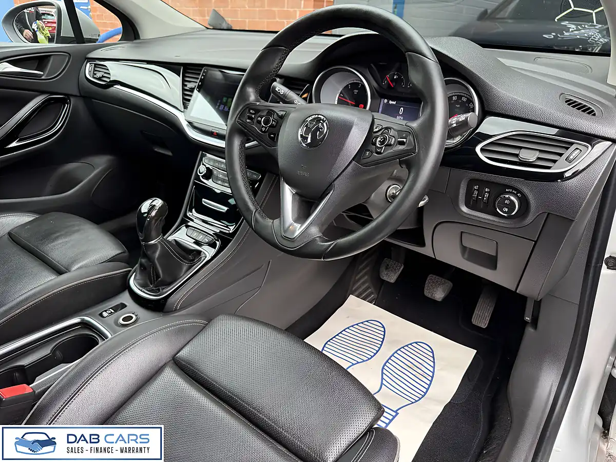 Used 2015 Vauxhall Astra Elite Nav Silver - Interior and Exterior details 3