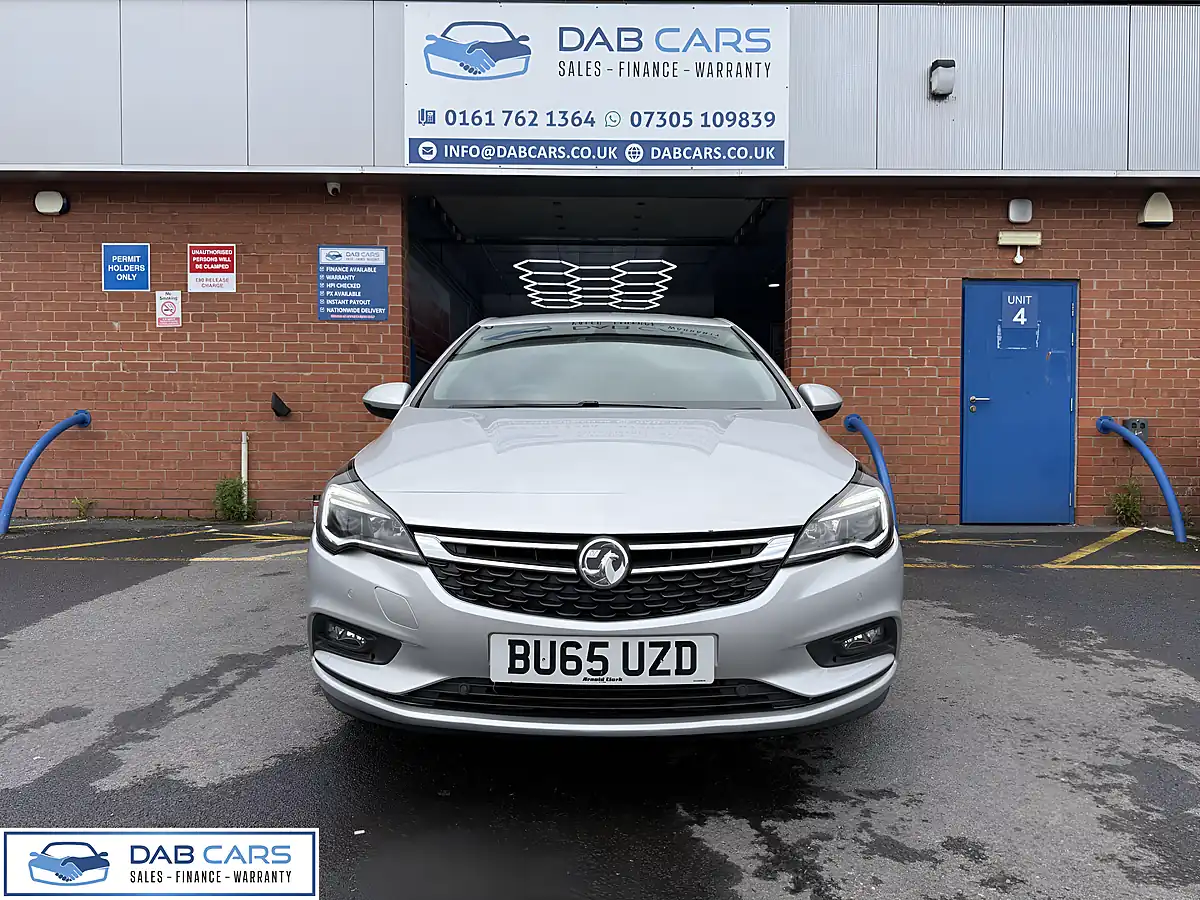 Used 2015 Vauxhall Astra Elite Nav Silver - Interior and Exterior details 9