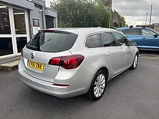 Used 2015 Vauxhall Astra Elite Silver - Interior and Exterior details 7