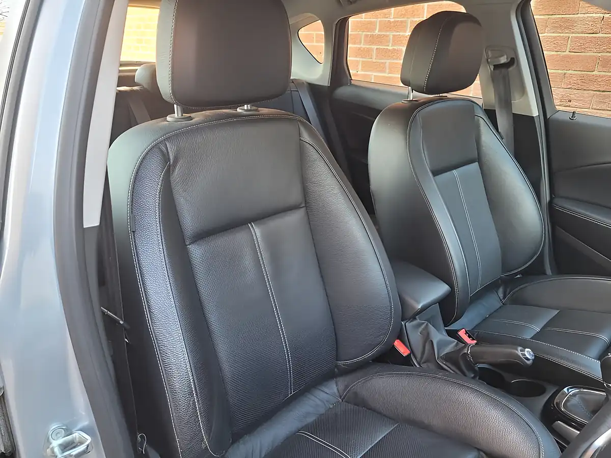 Used 2015 Vauxhall Astra Elite Silver - Interior and Exterior details 15