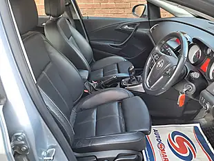 Used 2015 Vauxhall Astra Elite Silver - Interior and Exterior details 16