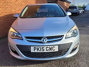 Used 2015 Vauxhall Astra Elite Silver - Interior and Exterior details 9