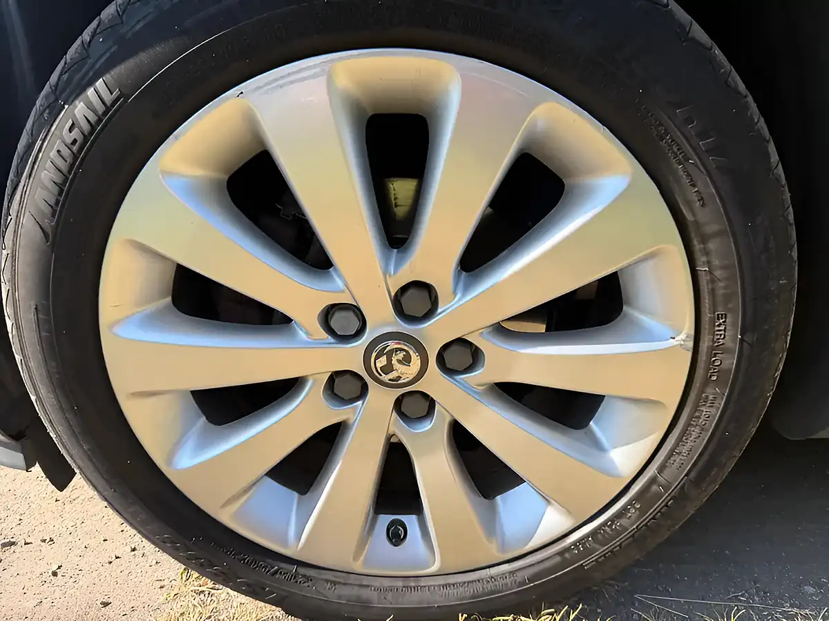 Used 2015 Vauxhall Astra Elite Sports Tourer Grey - Interior and Exterior details 10