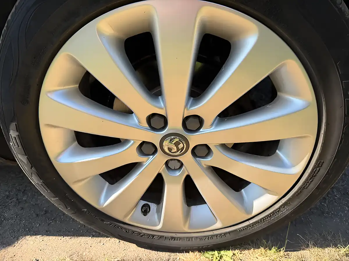 Used 2015 Vauxhall Astra Elite Sports Tourer Grey - Interior and Exterior details 11
