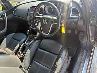 Used 2015 Vauxhall Astra Elite Sports Tourer Grey - Interior and Exterior details 18