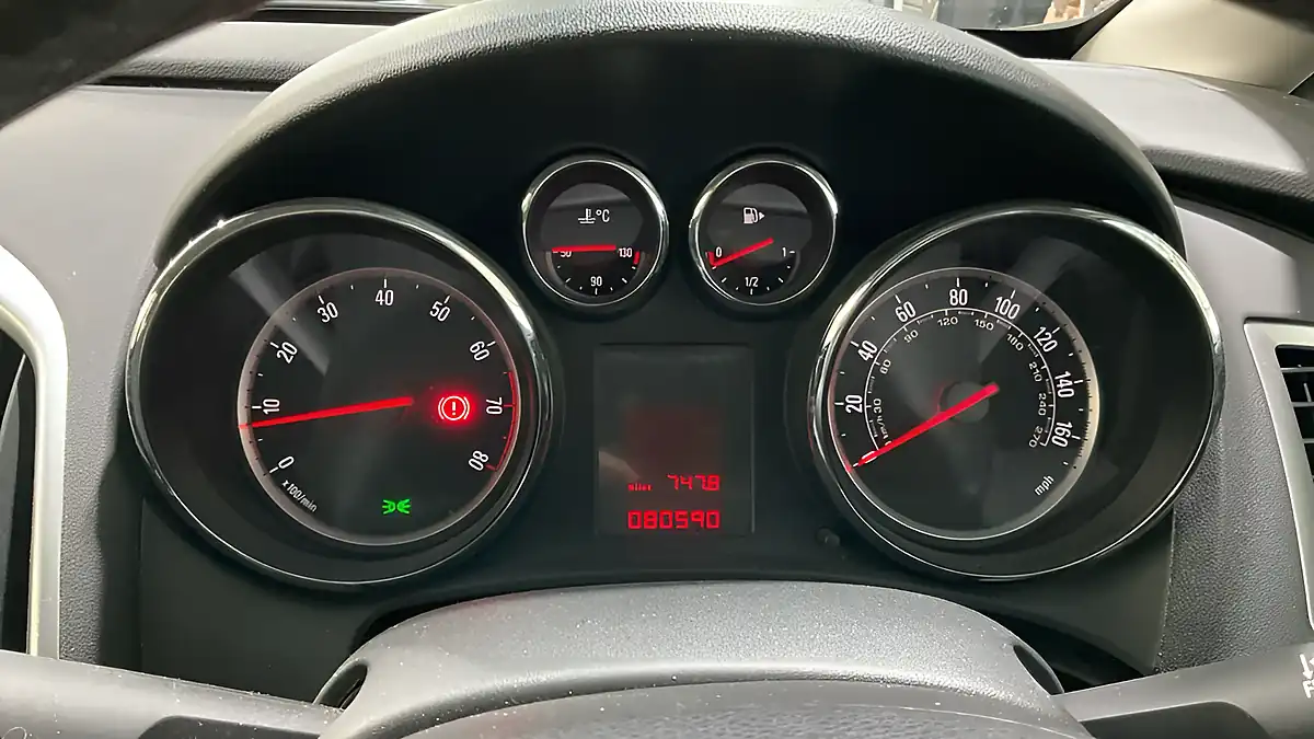 Used 2015 Vauxhall Astra Excite Black - Interior and Exterior details 13