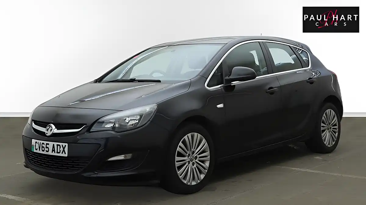 Used 2015 Vauxhall Astra Excite Black - Interior and Exterior details 2