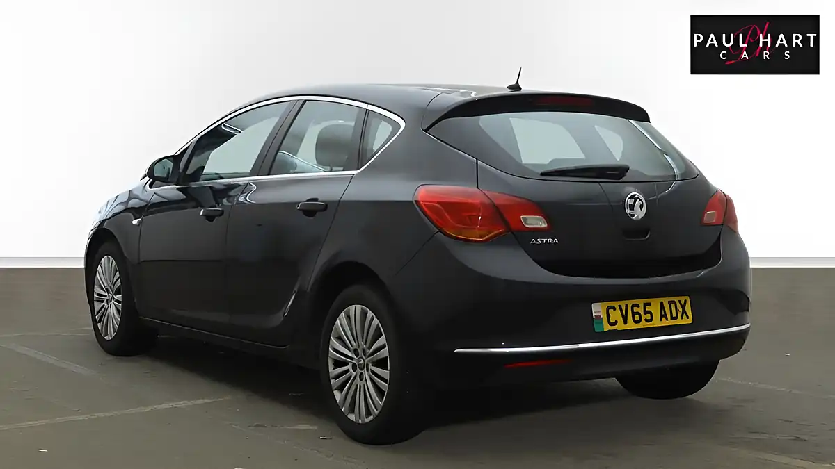 Used 2015 Vauxhall Astra Excite Black - Interior and Exterior details 4