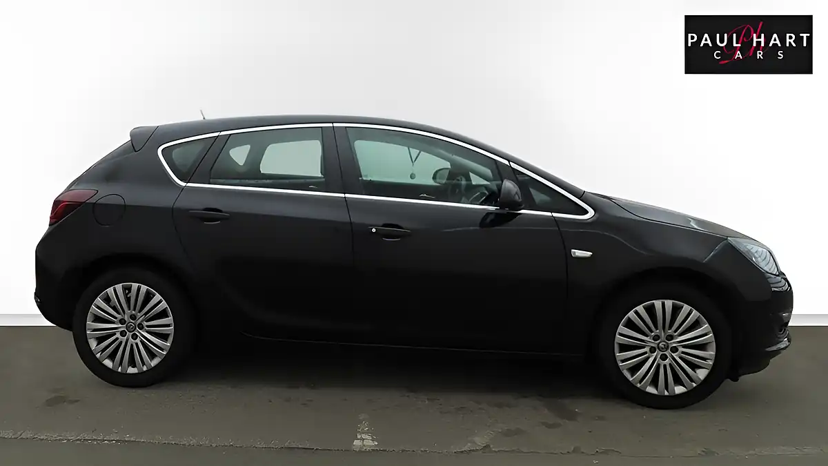 Used 2015 Vauxhall Astra Excite Black - Interior and Exterior details 7