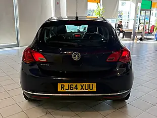 Used 2015 Vauxhall Astra Excite Blue - Interior and Exterior details 9