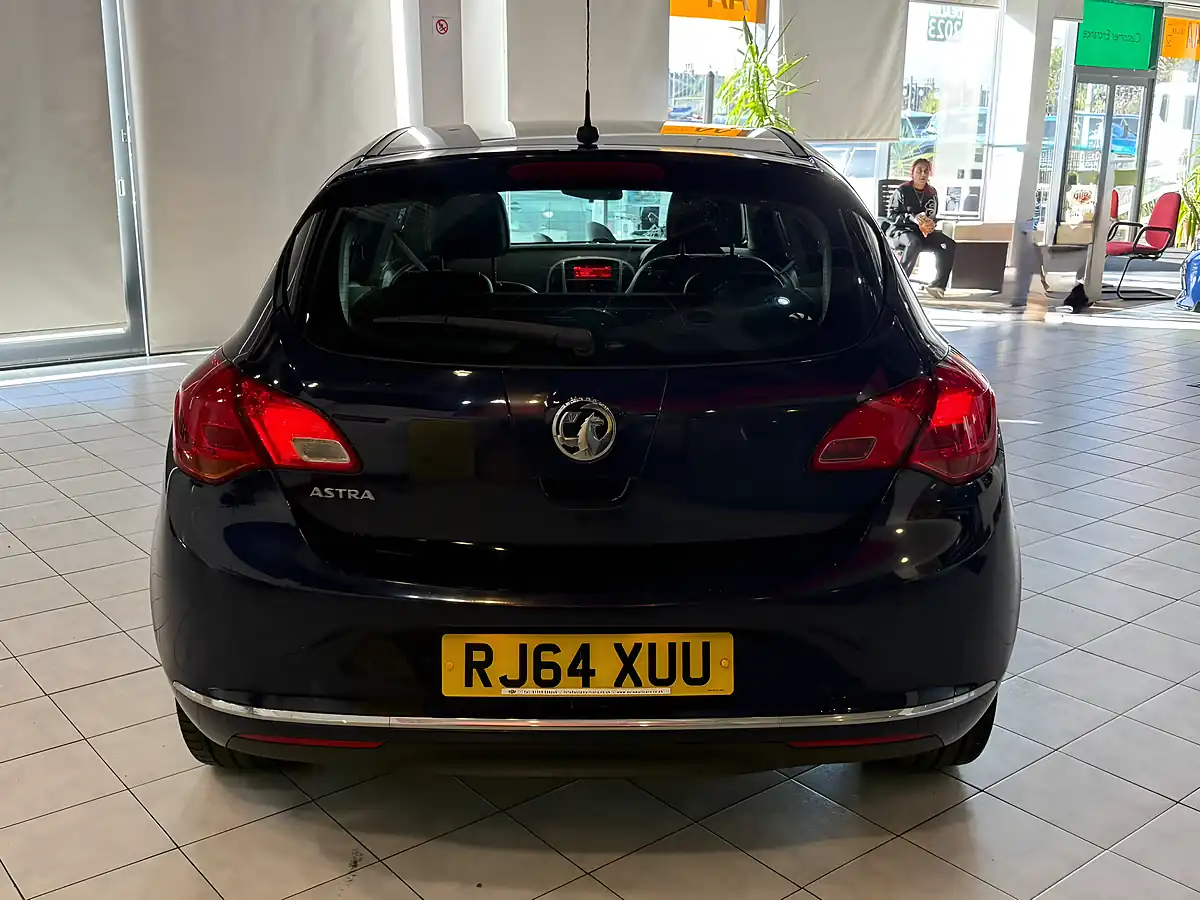 Used 2015 Vauxhall Astra Excite Blue - Interior and Exterior details 9