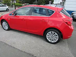 Used 2015 Vauxhall Astra Excite Red - Interior and Exterior details 4