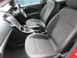 Used 2015 Vauxhall Astra Excite Red - Interior and Exterior details 6