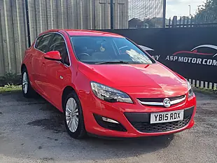 Used 2015 Vauxhall Astra Excite Red - Interior and Exterior details 12