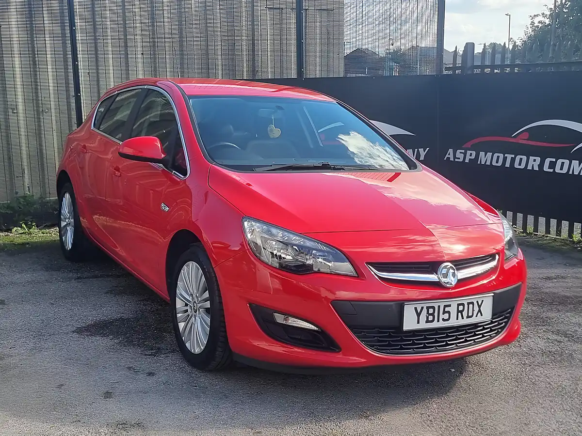 Used 2015 Vauxhall Astra Excite Red - Interior and Exterior details 12