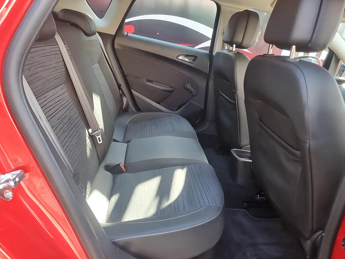 Used 2015 Vauxhall Astra Excite Red - Interior and Exterior details 15