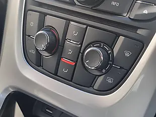 Used 2015 Vauxhall Astra Excite Red - Interior and Exterior details 18