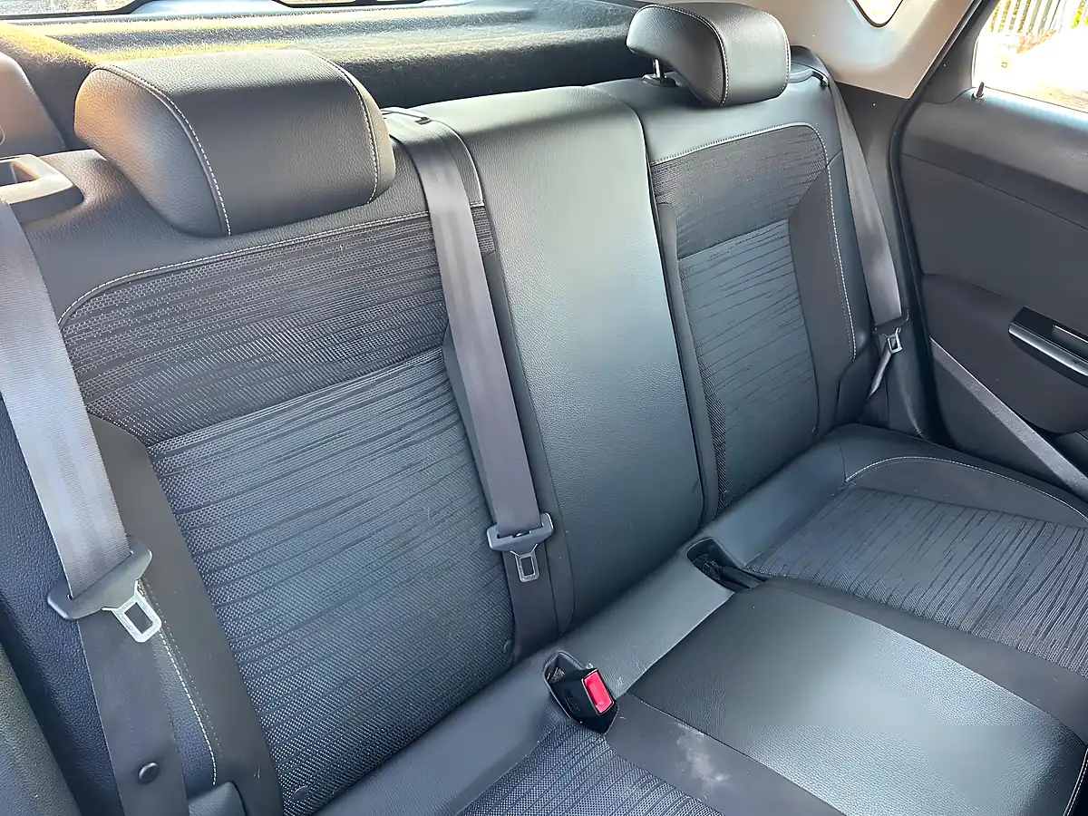Used 2015 Vauxhall Astra Excite Silver - Interior and Exterior details 10