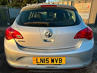 Used 2015 Vauxhall Astra Excite Silver - Interior and Exterior details 6