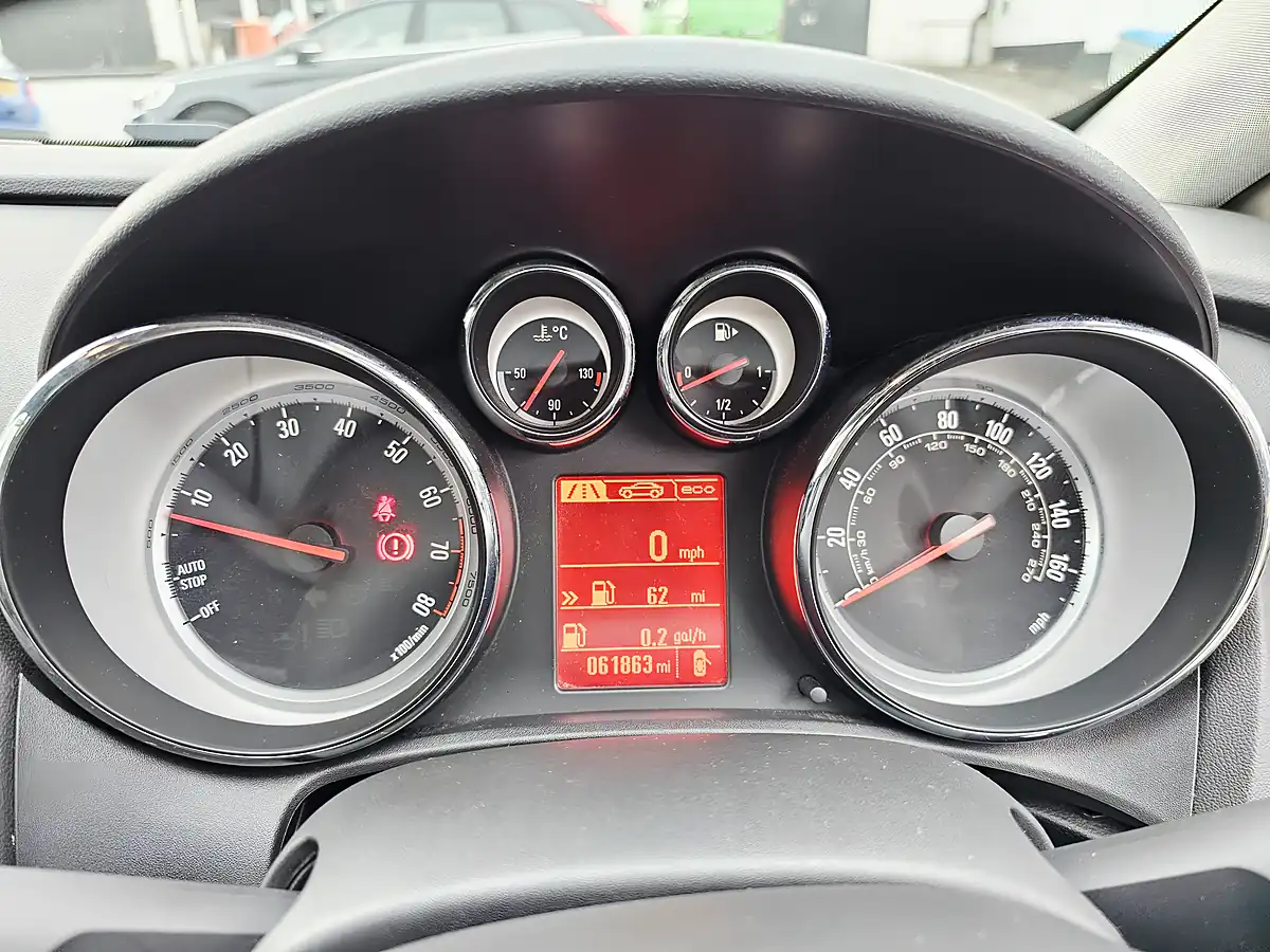 Used 2015 Vauxhall Astra Gtc Sri Blue - Interior and Exterior details 12