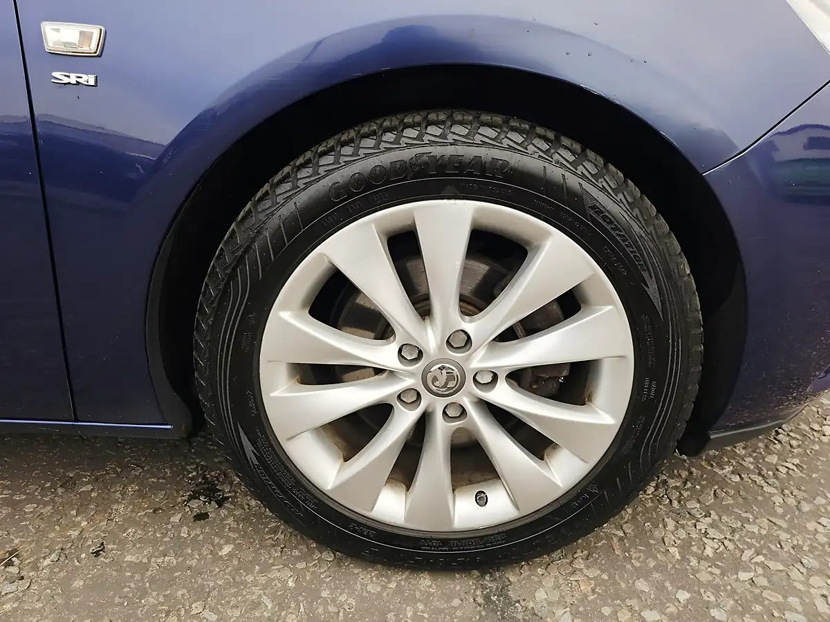 Used 2015 Vauxhall Astra Gtc Sri Blue - Interior and Exterior details 18