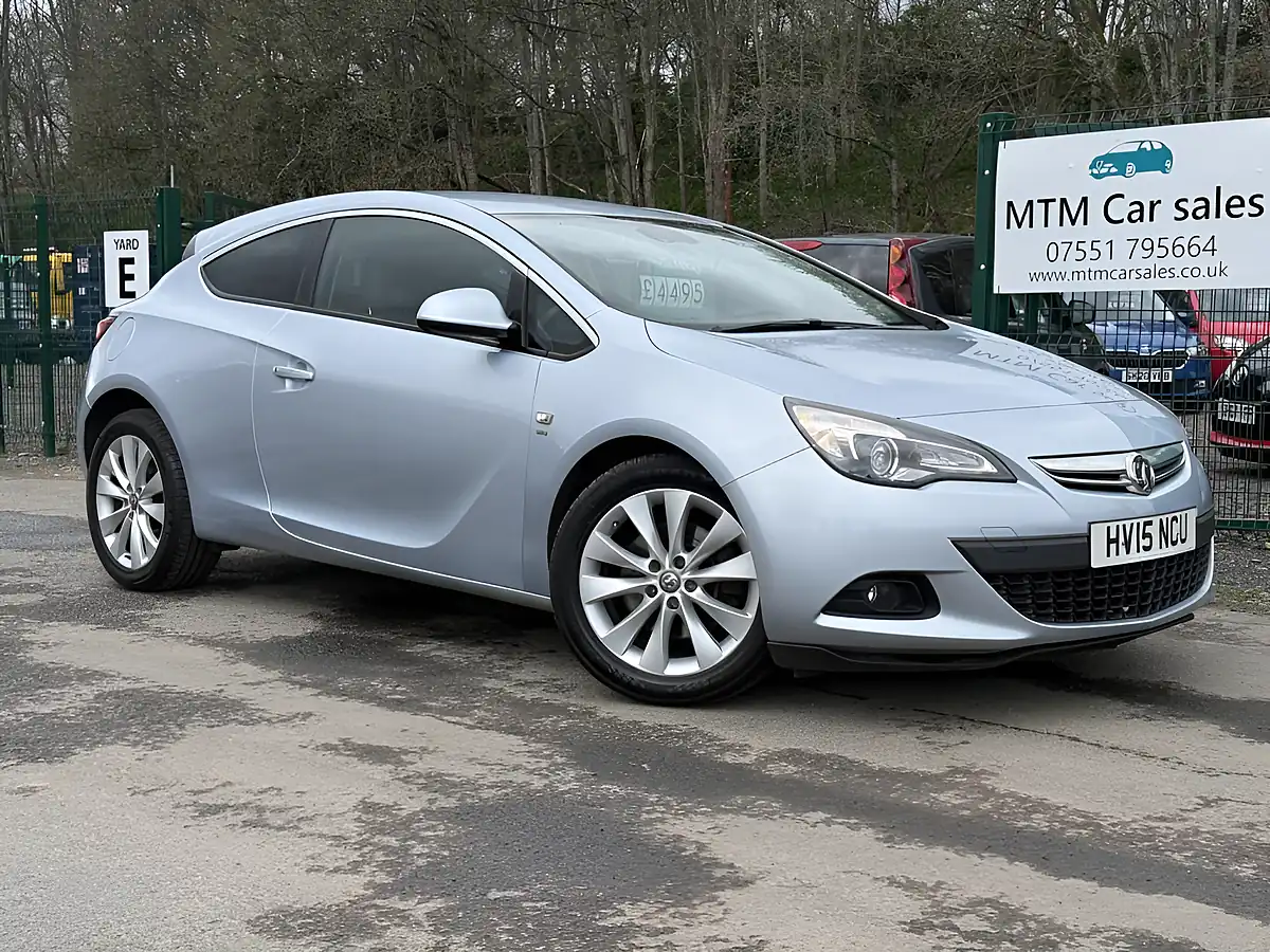 Used 2015 Vauxhall Astra Gtc Sri Silver - Front View