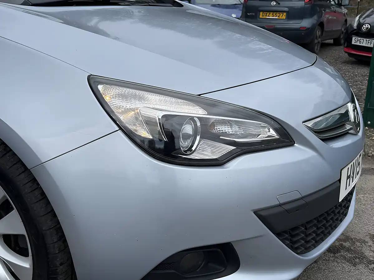 Used 2015 Vauxhall Astra Gtc Sri Silver - Interior and Exterior details 12