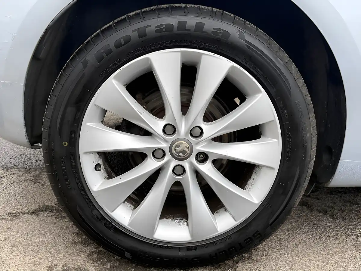 Used 2015 Vauxhall Astra Gtc Sri Silver - Interior and Exterior details 13