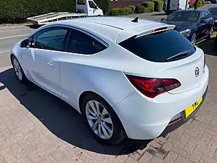 Used 2015 Vauxhall Astra Gtc Sri White - Interior and Exterior details 13