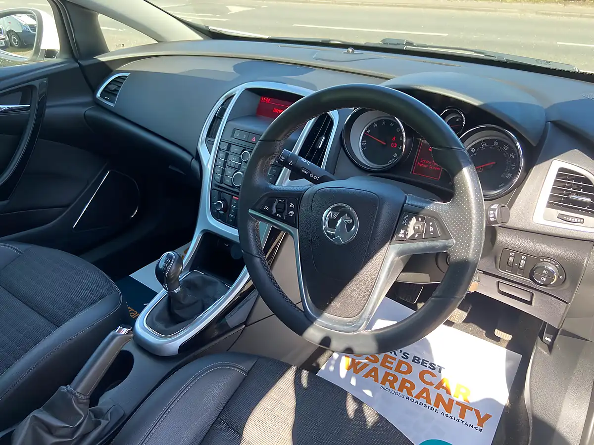 Used 2015 Vauxhall Astra Gtc Sri White - Interior and Exterior details 18