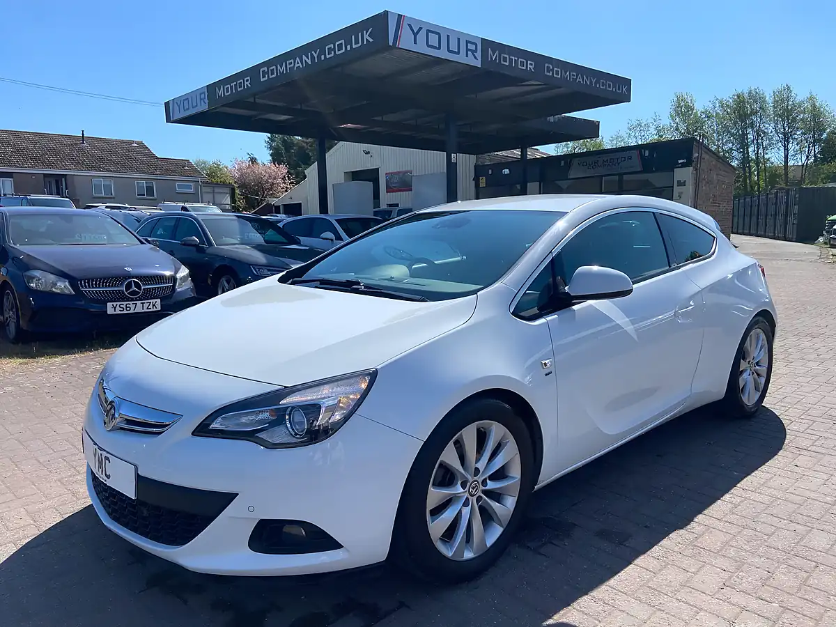 Used 2015 Vauxhall Astra Gtc Sri White - Interior and Exterior details 2
