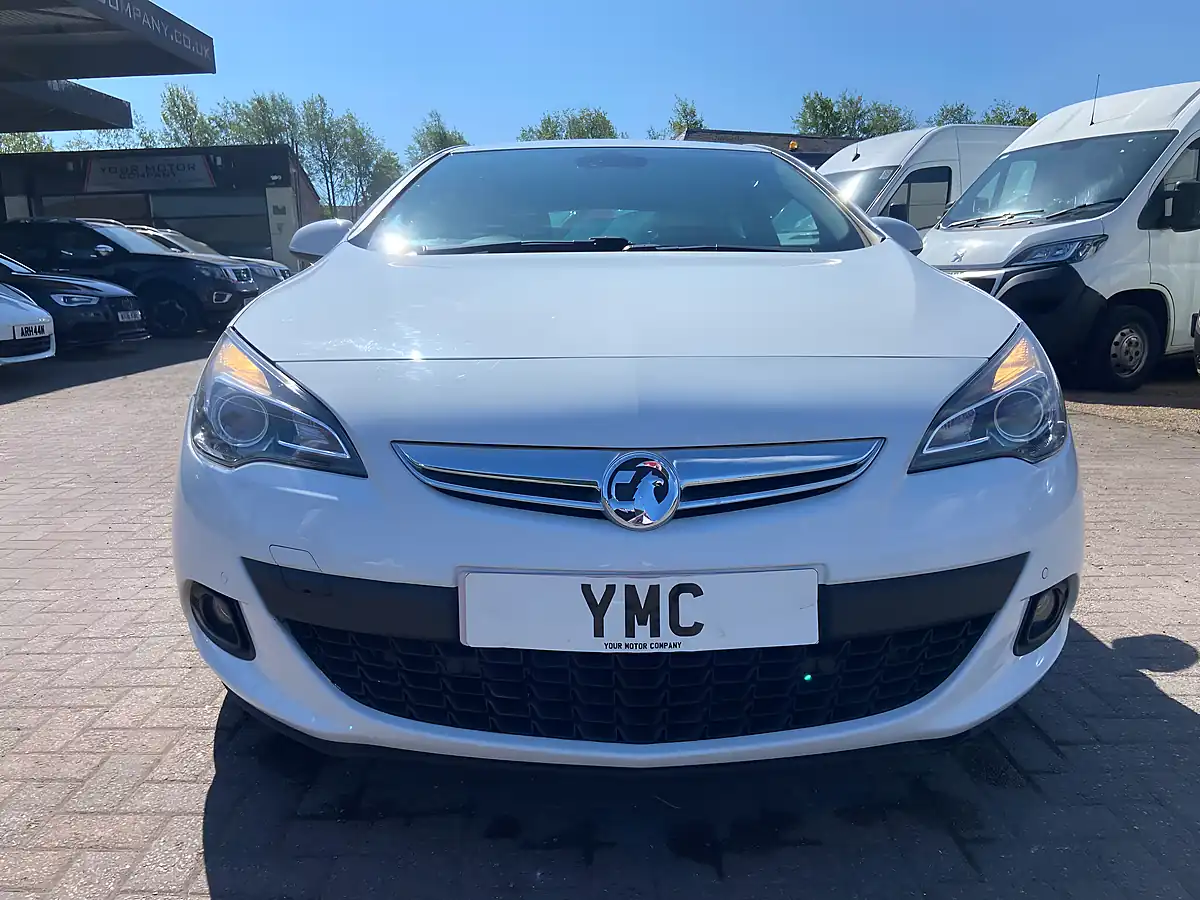 Used 2015 Vauxhall Astra Gtc Sri White - Interior and Exterior details 6