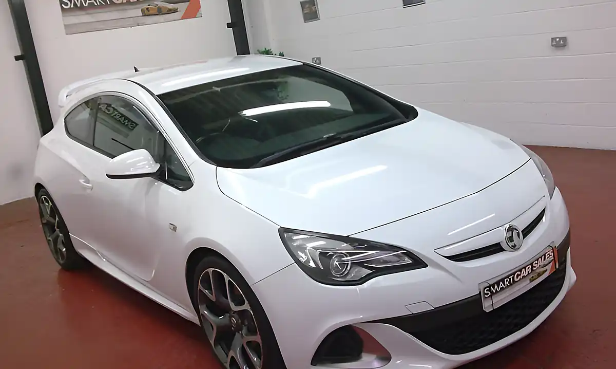 Used 2015 Vauxhall Astra Gtc Vxr Aero Pack Olympic White - Interior and Exterior details 2