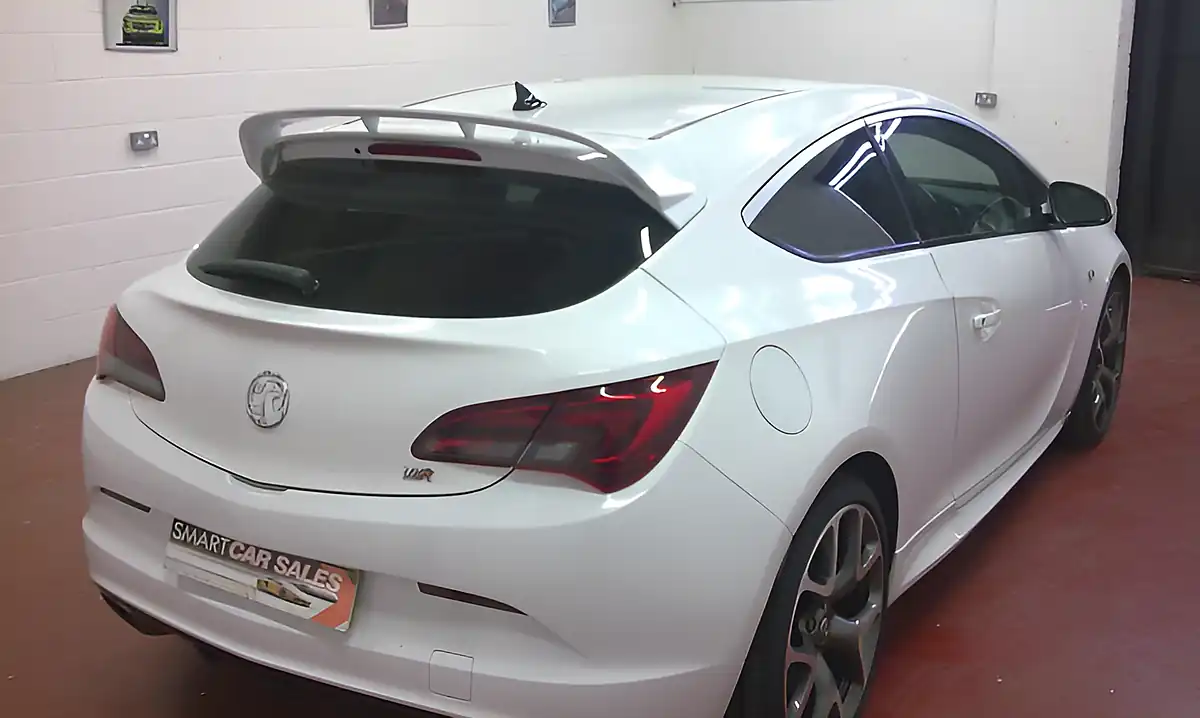 Used 2015 Vauxhall Astra Gtc Vxr Aero Pack Olympic White - Interior and Exterior details 7
