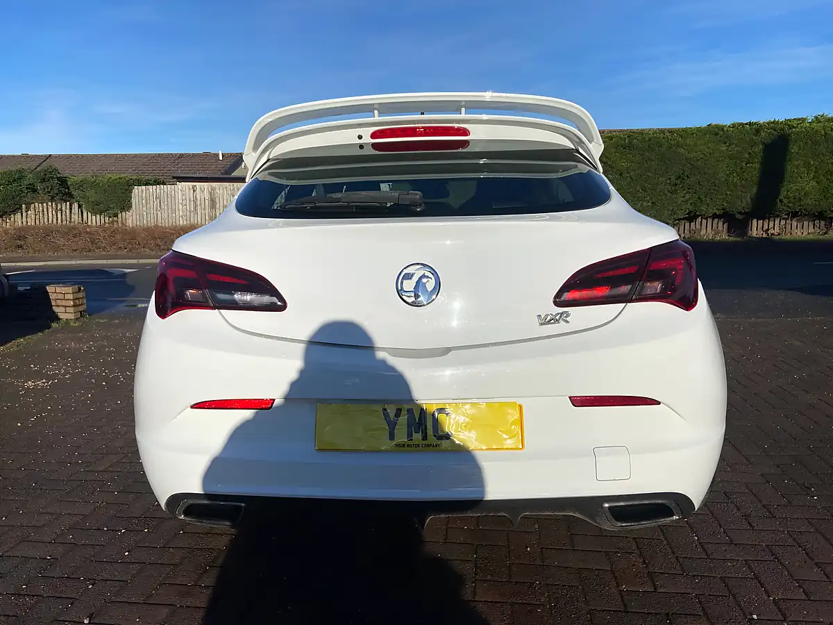 Used 2015 Vauxhall Astra Gtc Vxr White - Interior and Exterior details 10