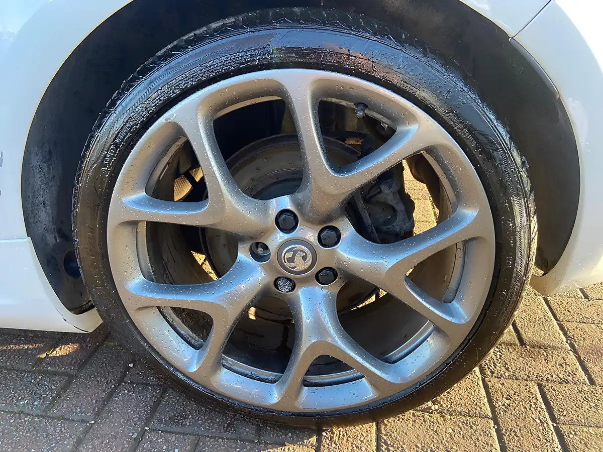 Used 2015 Vauxhall Astra Gtc Vxr White - Interior and Exterior details 11