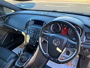 Used 2015 Vauxhall Astra Gtc Vxr White - Interior and Exterior details 14