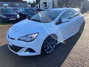 Used 2015 Vauxhall Astra Gtc Vxr White - Interior and Exterior details 15