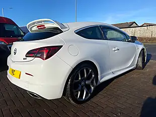 Used 2015 Vauxhall Astra Gtc Vxr White - Interior and Exterior details 8