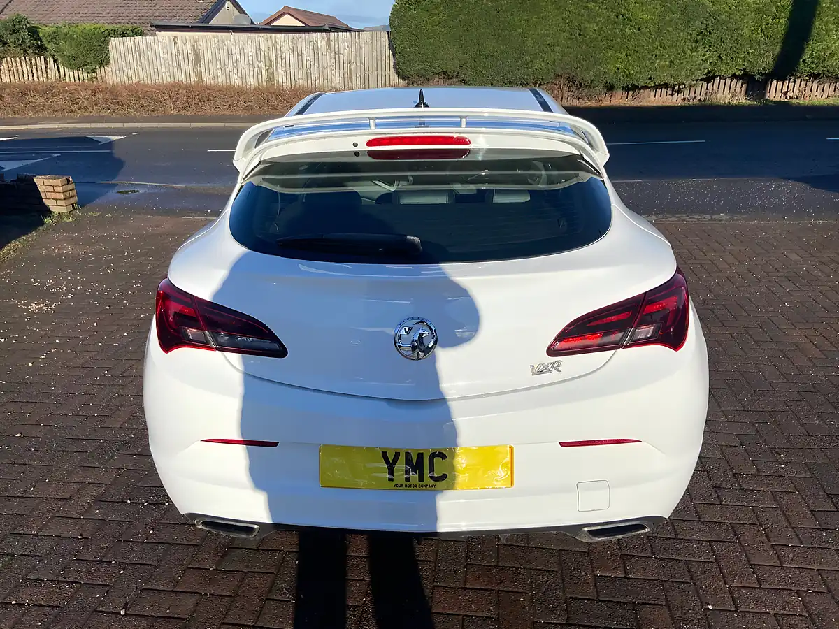 Used 2015 Vauxhall Astra Gtc Vxr White - Interior and Exterior details 9