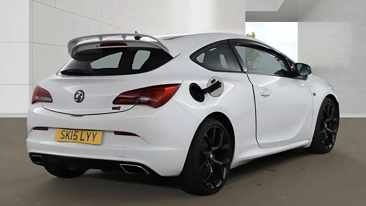 Used 2015 Vauxhall Astra Gtc Vxr White - Interior and Exterior details 3