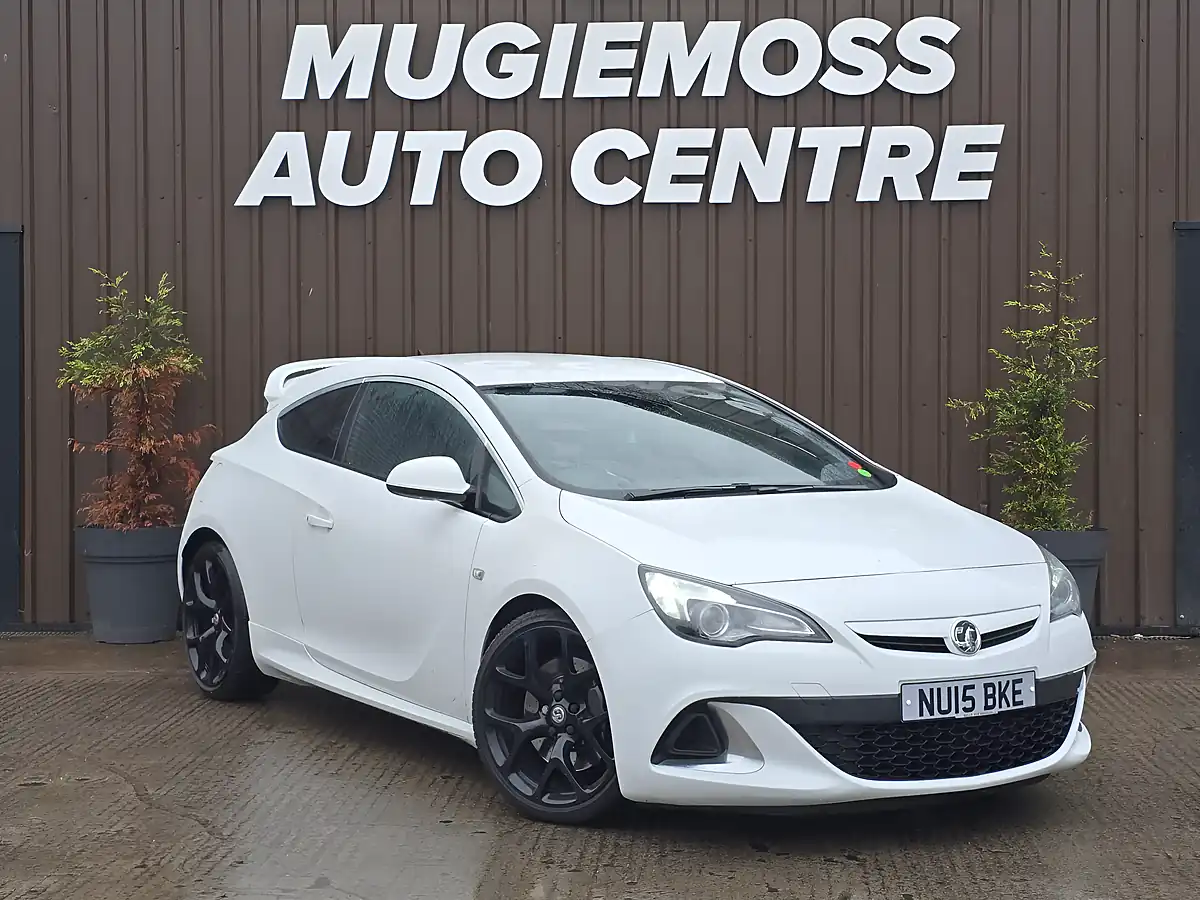 Used 2015 Vauxhall Astra Gtc Vxr White - Front View