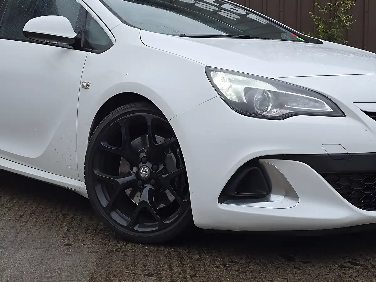 Used 2015 Vauxhall Astra Gtc Vxr White - Interior and Exterior details 2