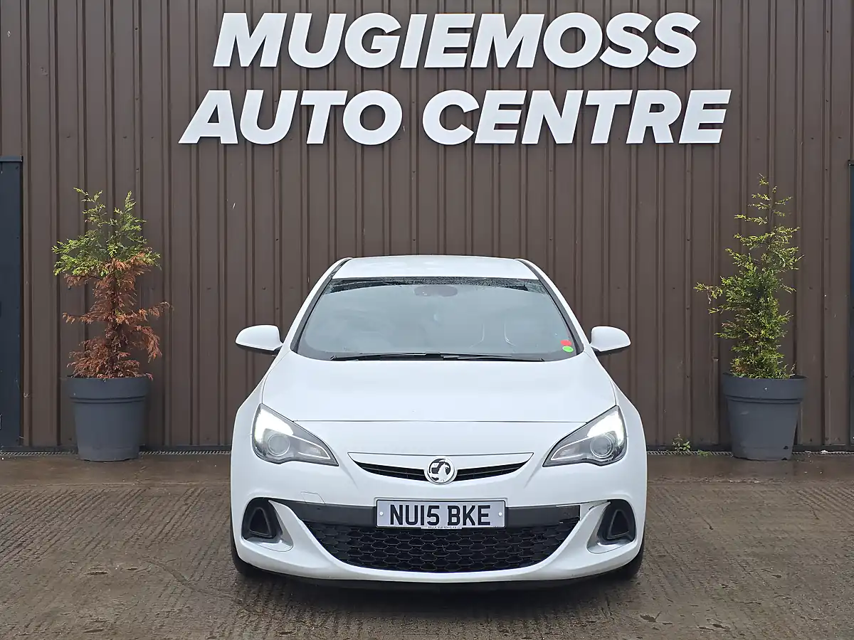 Used 2015 Vauxhall Astra Gtc Vxr White - Interior and Exterior details 3