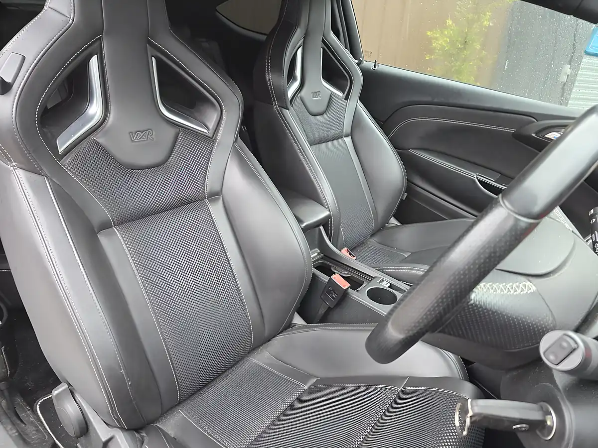 Used 2015 Vauxhall Astra Gtc Vxr White - Interior and Exterior details 6